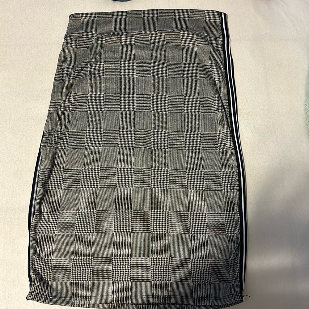 Plaid pencil skirt